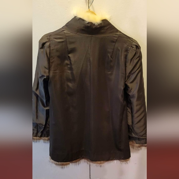 real fur jacket like new - Picture 3 of 4